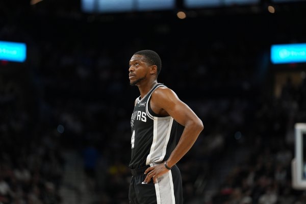 配资在线 需要控制了！福克斯半场9中4拿到10分4板4助 3次犯规+技犯