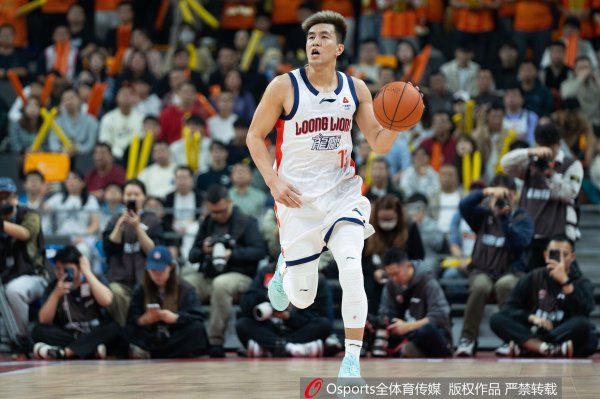 网上股票配资门户 郭艾伦：不想就这么结束职业生涯 我会努力再试一试